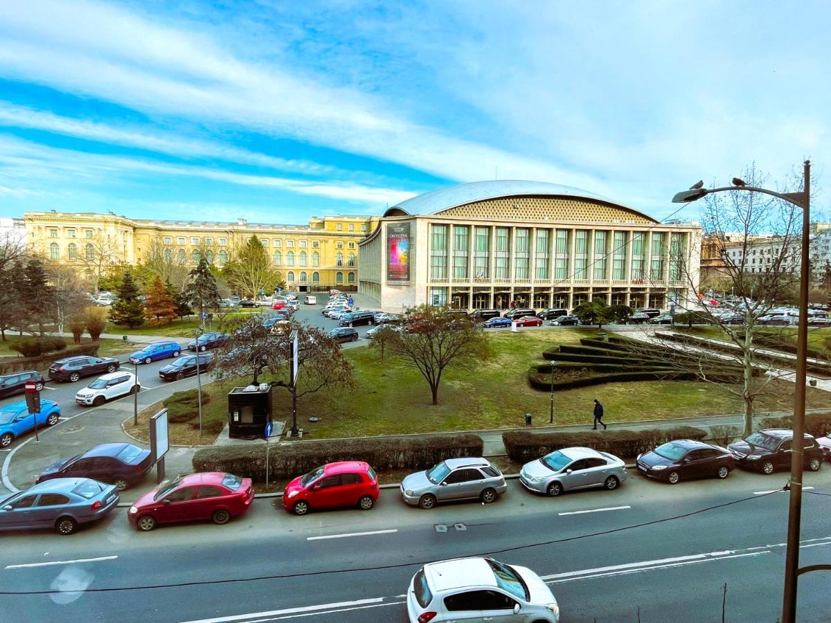 Royal Palace - City Center Accommodation Bukares Bagian luar foto